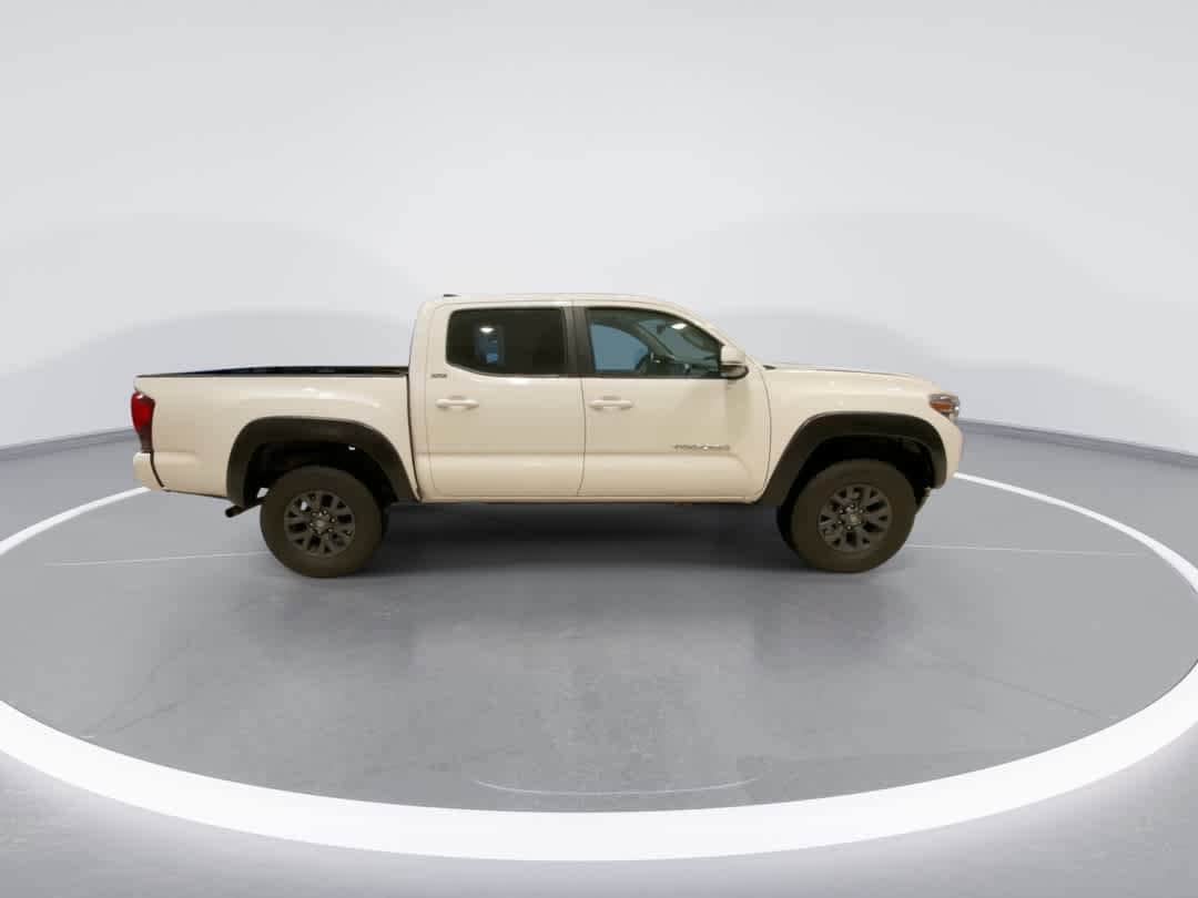 Thumbnail: 2022 Toyota Tacoma - 9