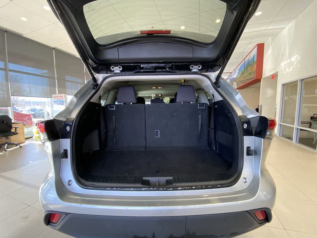 Thumbnail: 2024 Toyota Highlander - 26