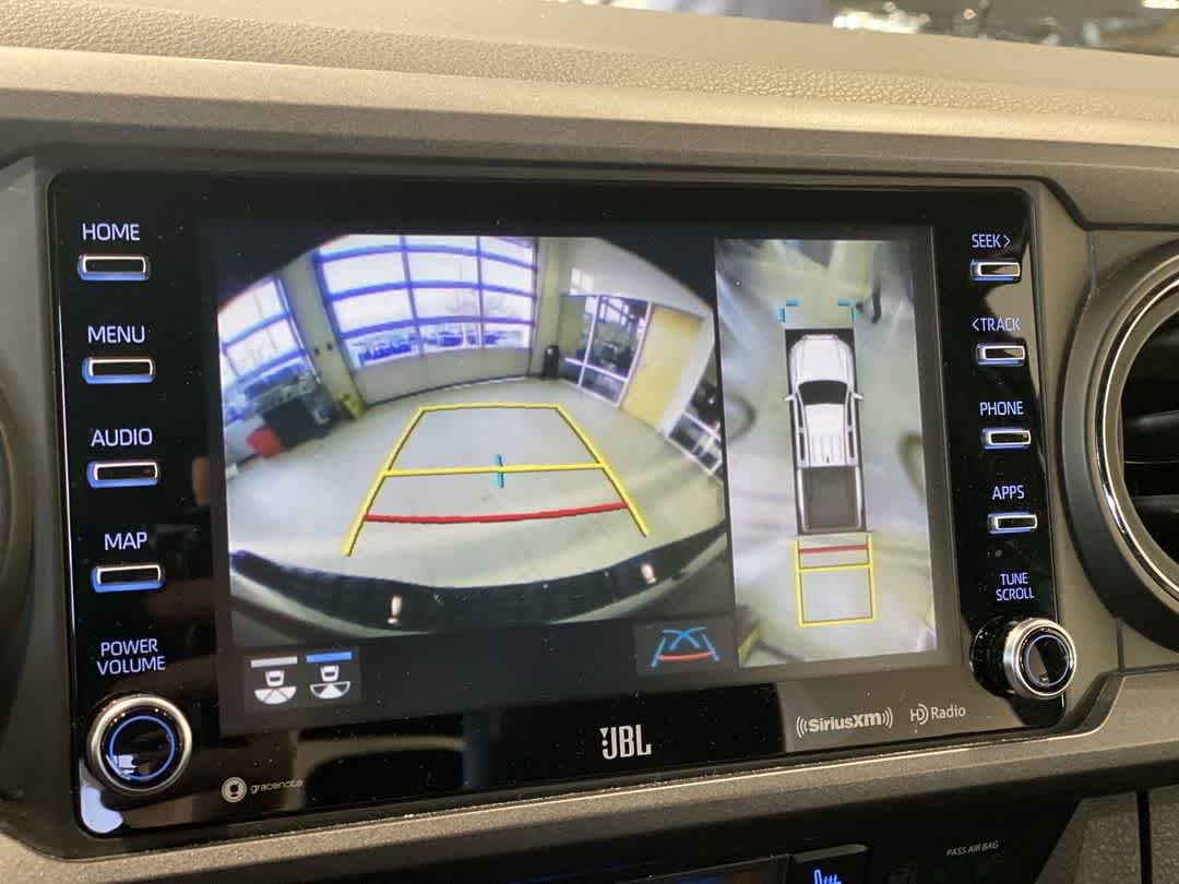 Thumbnail: 2020 Toyota Tacoma - 17