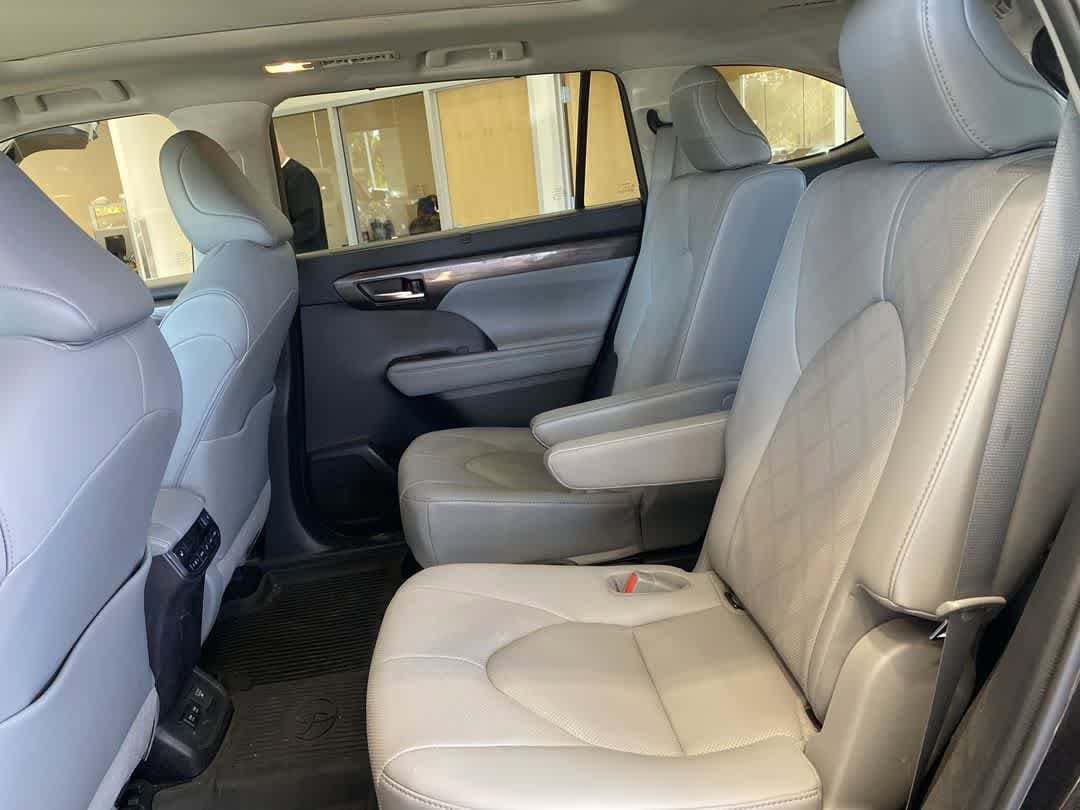 Thumbnail: 2021 Toyota Highlander - 26