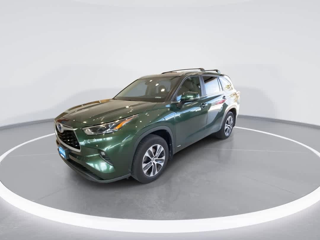 Thumbnail: 2023 Toyota Highlander - 4