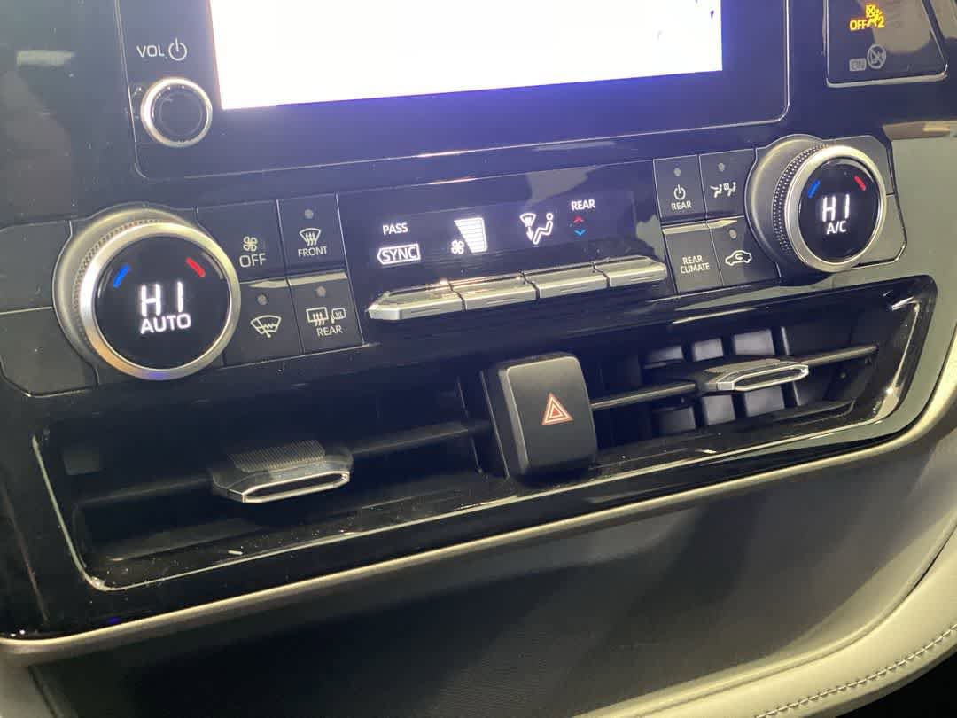 Thumbnail: 2023 Toyota Highlander - 20