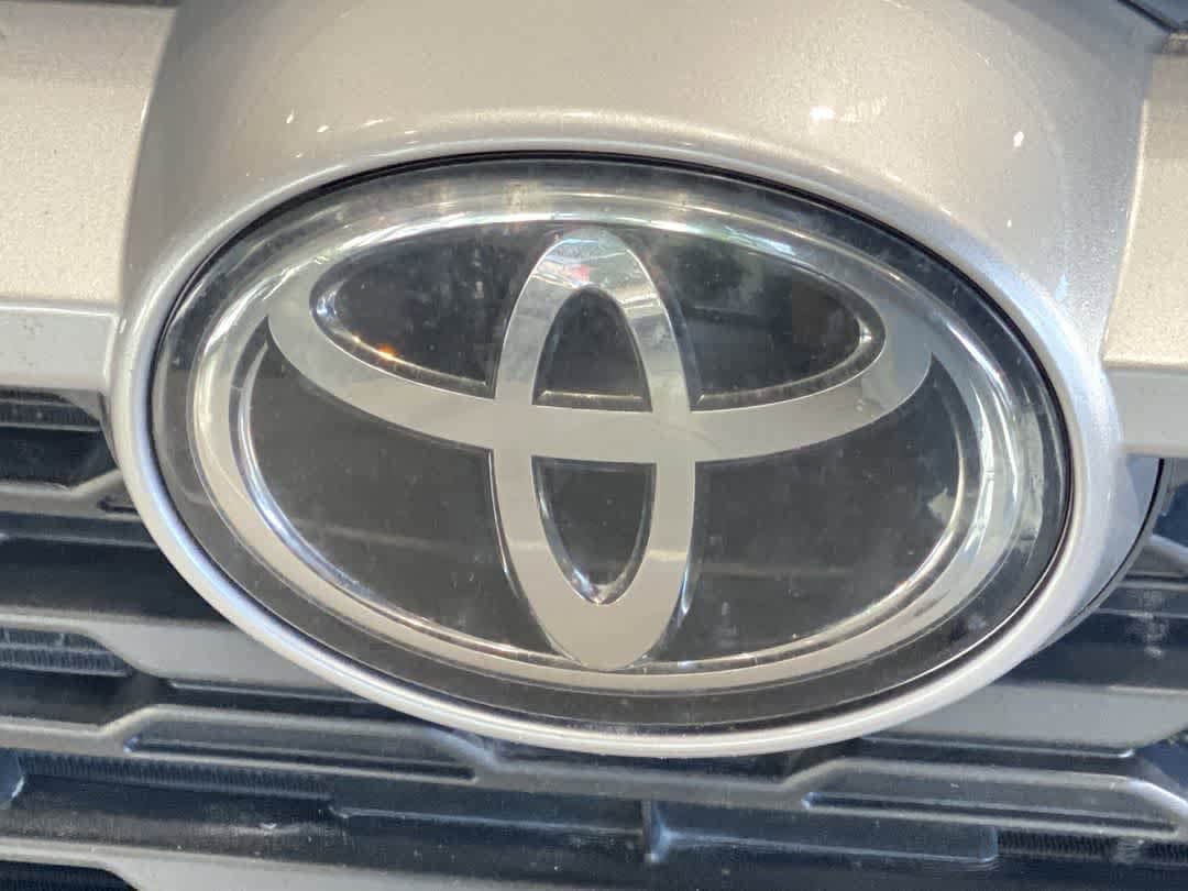 Thumbnail: 2019 Toyota RAV4 - 10