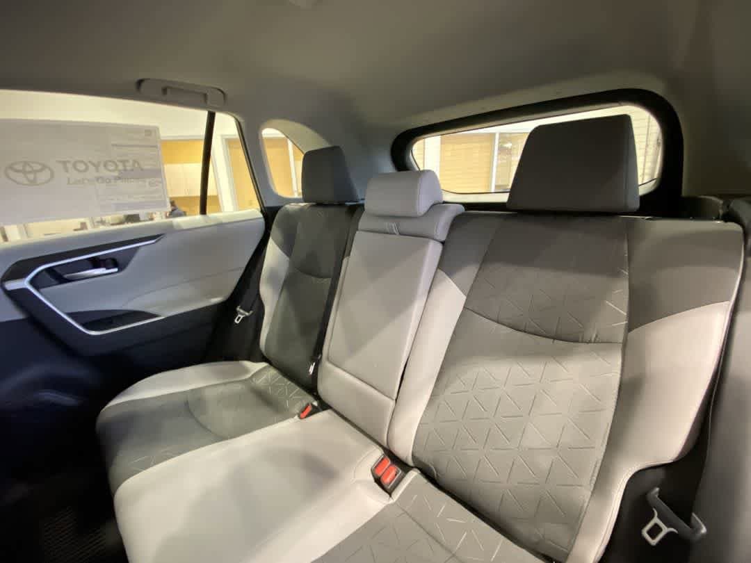 Thumbnail: 2025 Toyota RAV4 - 25