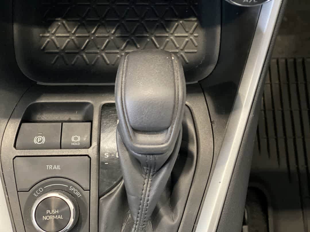 Thumbnail: 2021 Toyota RAV4 - 22