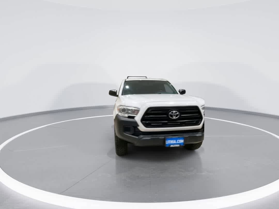 Thumbnail: 2017 Toyota Tacoma - 3