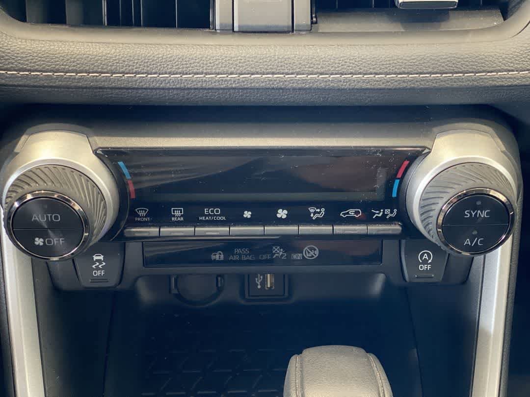 Thumbnail: 2025 Toyota RAV4 - 21