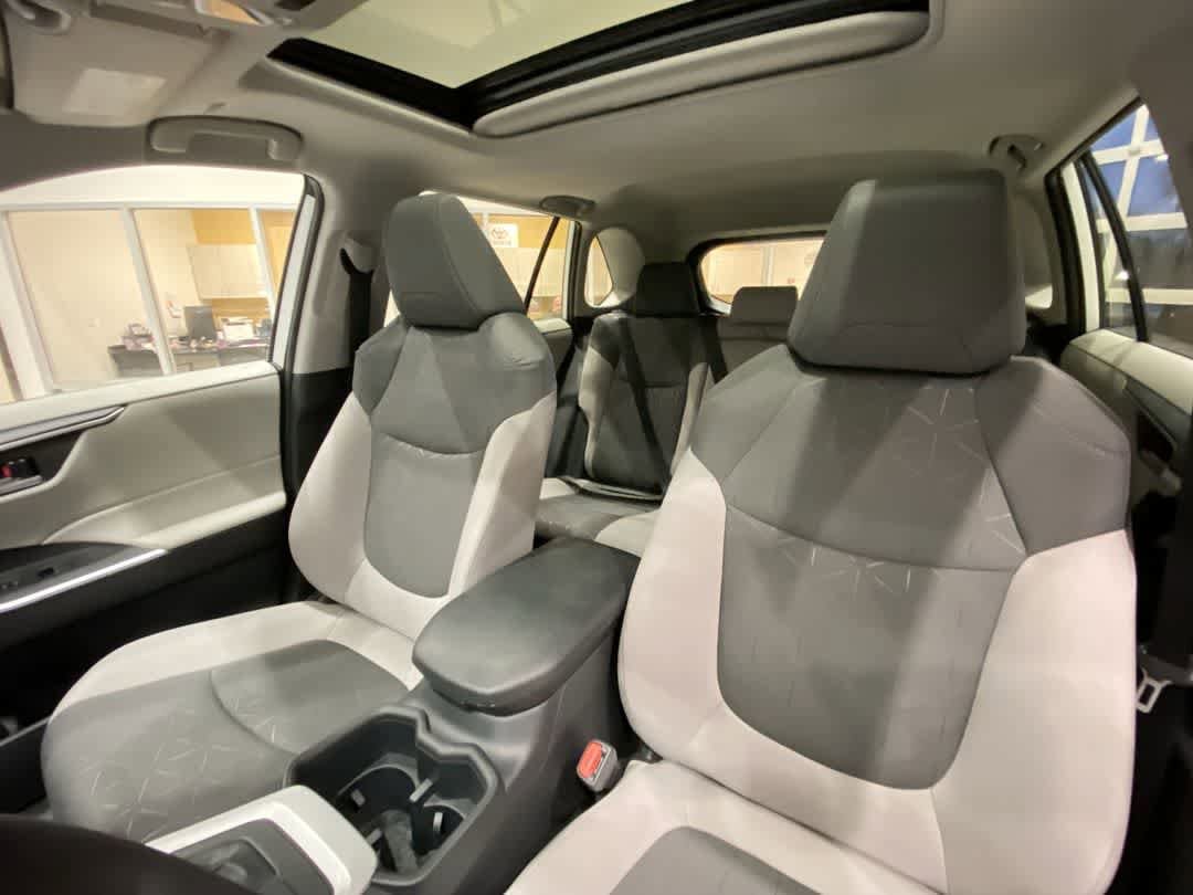 Thumbnail: 2025 Toyota RAV4 - 14