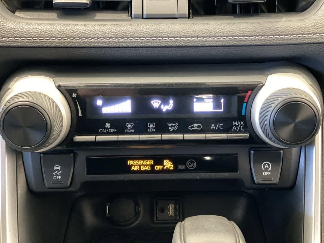 Thumbnail: 2019 Toyota RAV4 - 21