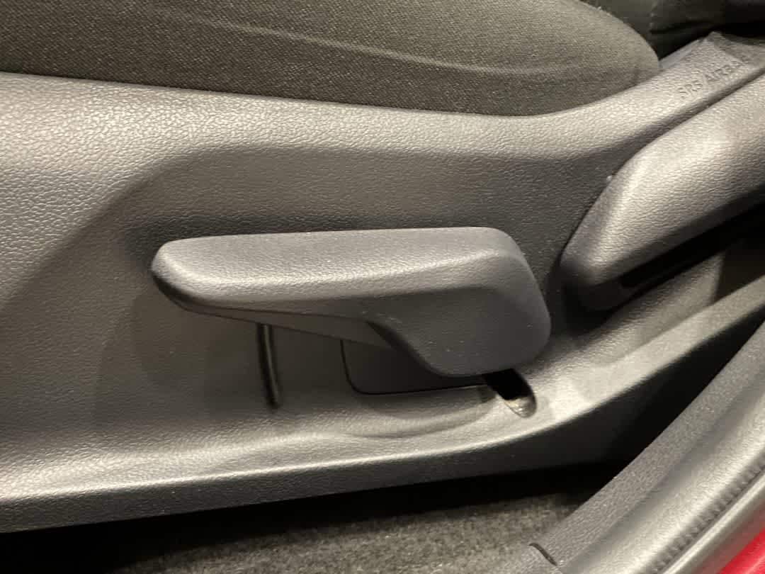 Thumbnail: 2025 Toyota RAV4 - 15