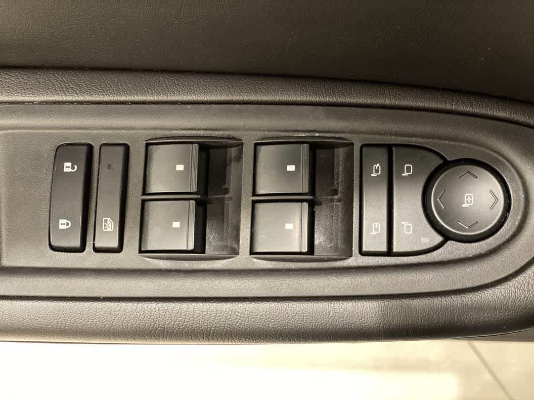 Thumbnail: 2016 Chevrolet Traverse - 16