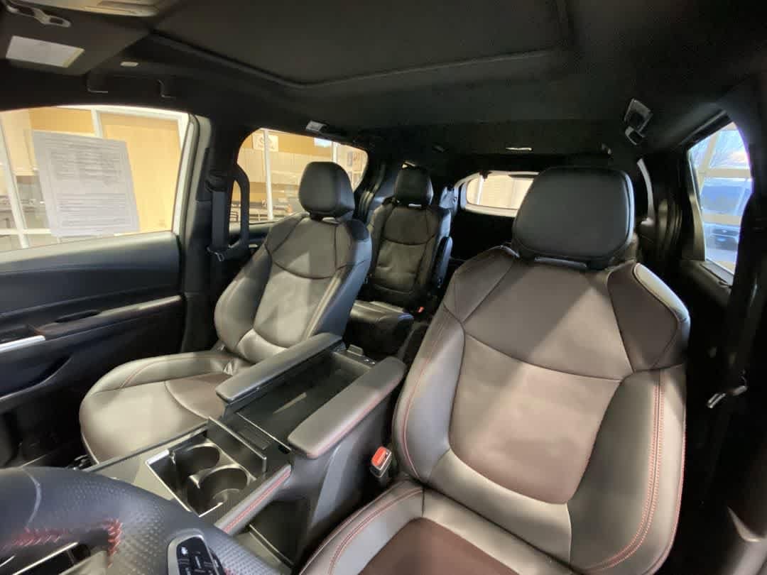 Thumbnail: 2025 Toyota Sienna - 14