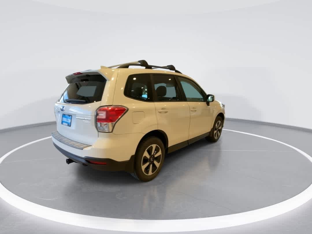 Thumbnail: 2017 Subaru Forester - 8