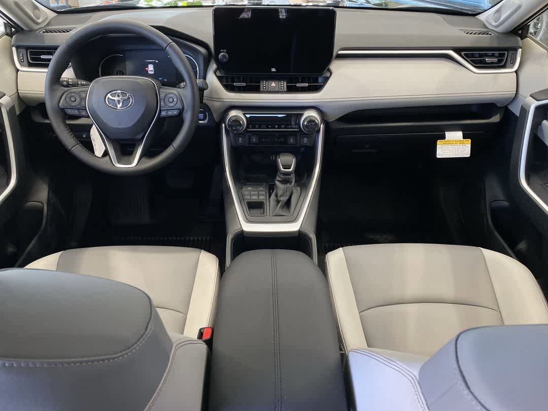 Thumbnail: 2025 Toyota RAV4 - 20