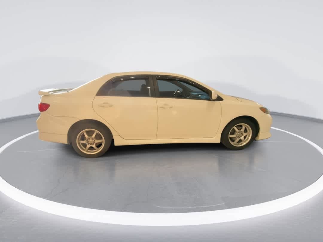 Thumbnail: 2010 Toyota Corolla - 9