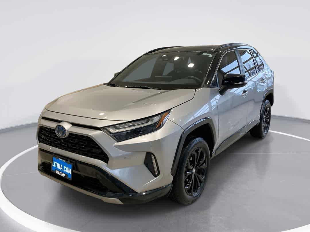 2022 Toyota RAV4 XSE's photo