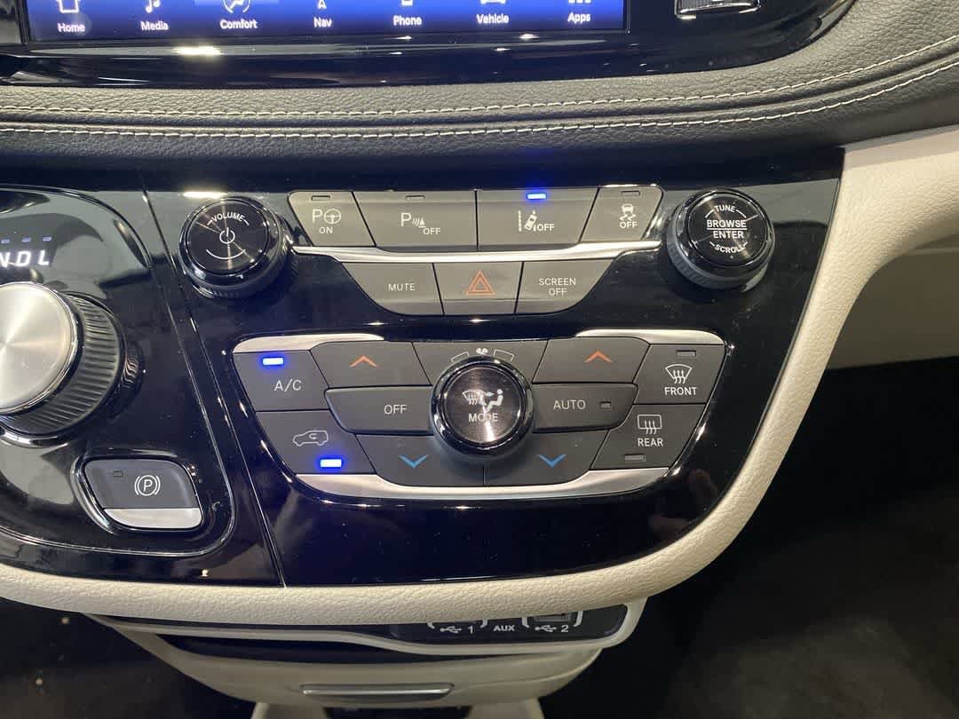 Thumbnail: 2021 Chrysler Pacifica - 21