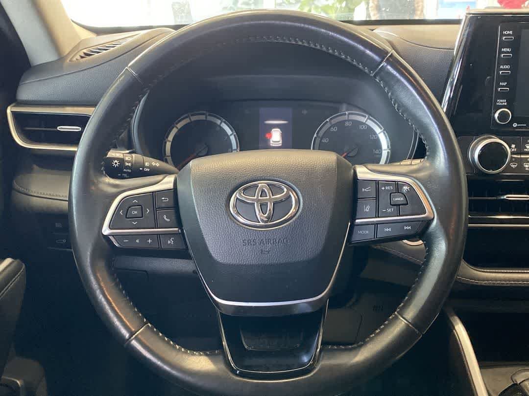 Thumbnail: 2021 Toyota Highlander - 17