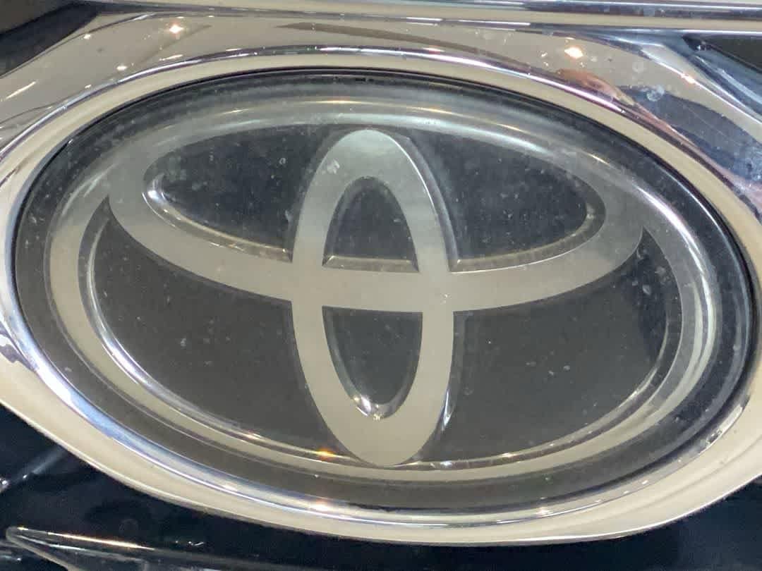 Thumbnail: 2021 Toyota Highlander - 10