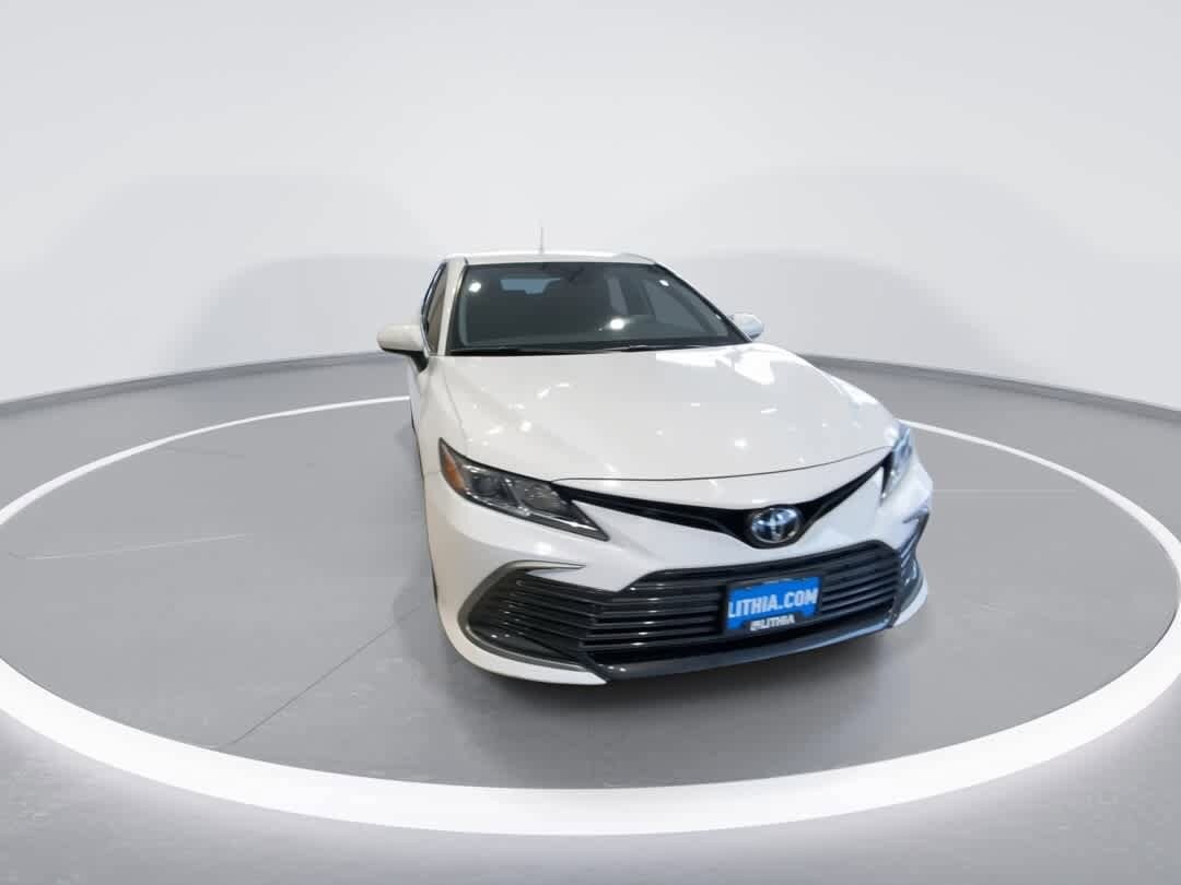 2022 Toyota Camry LE photo 3
