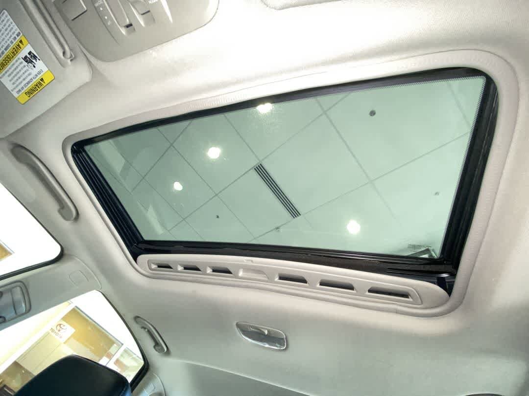 Thumbnail: 2009 Subaru Legacy - 22