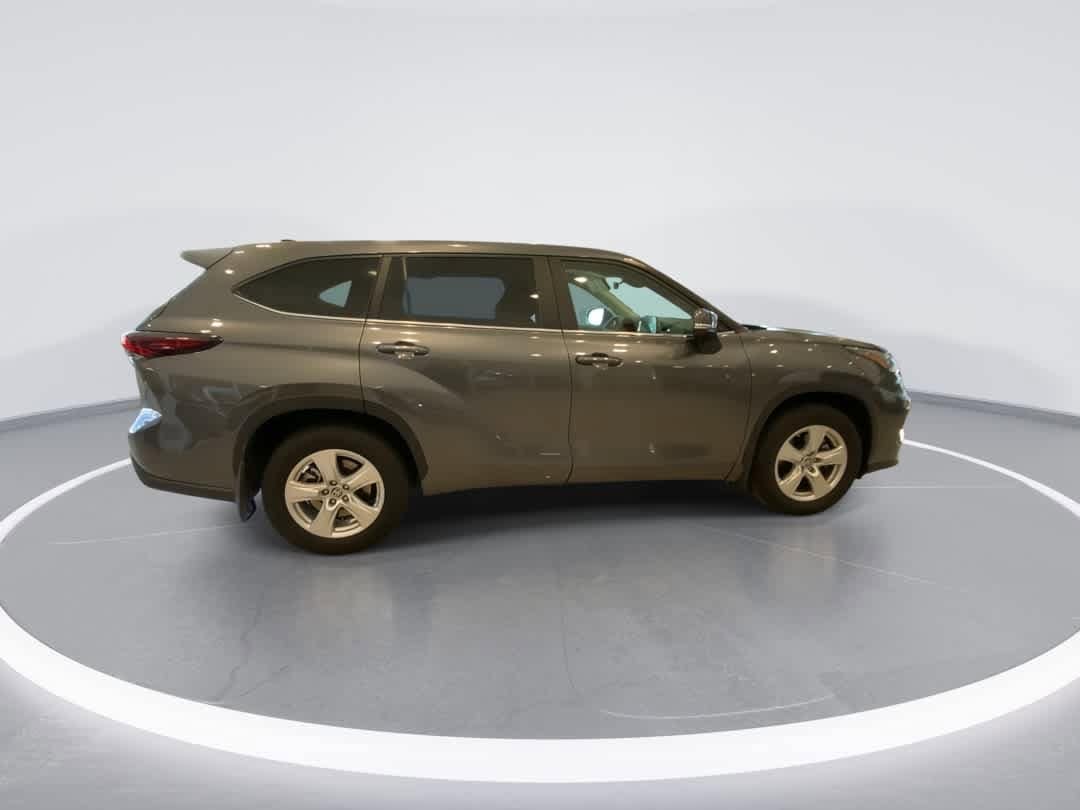 Thumbnail: 2024 Toyota Highlander - 9