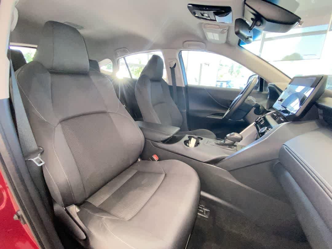 Thumbnail: 2023 Toyota Venza - 25