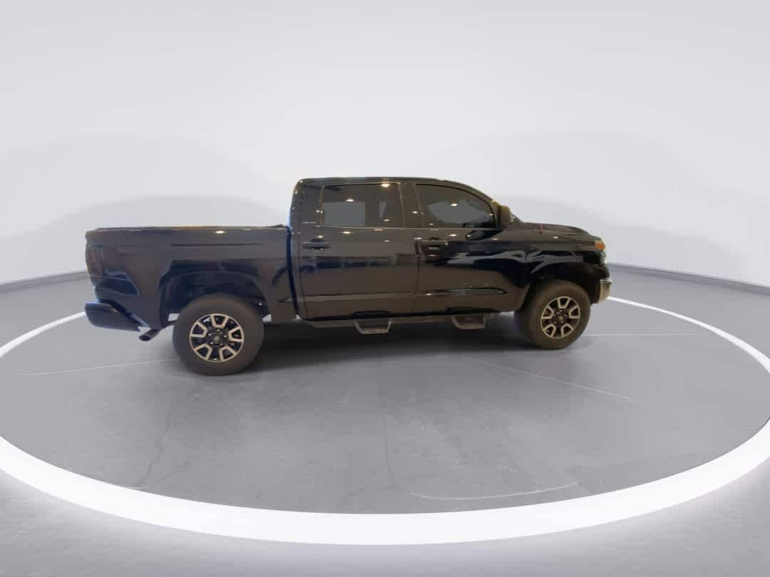 Thumbnail: 2018 Toyota Tundra - 9