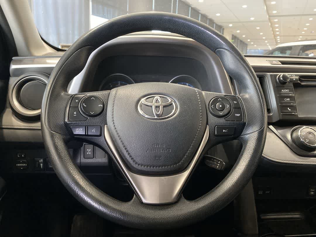 Thumbnail: 2018 Toyota RAV4 - 16