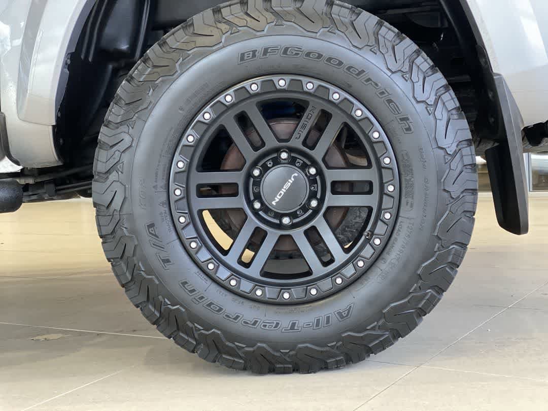 Thumbnail: 2020 Toyota Tacoma - 12