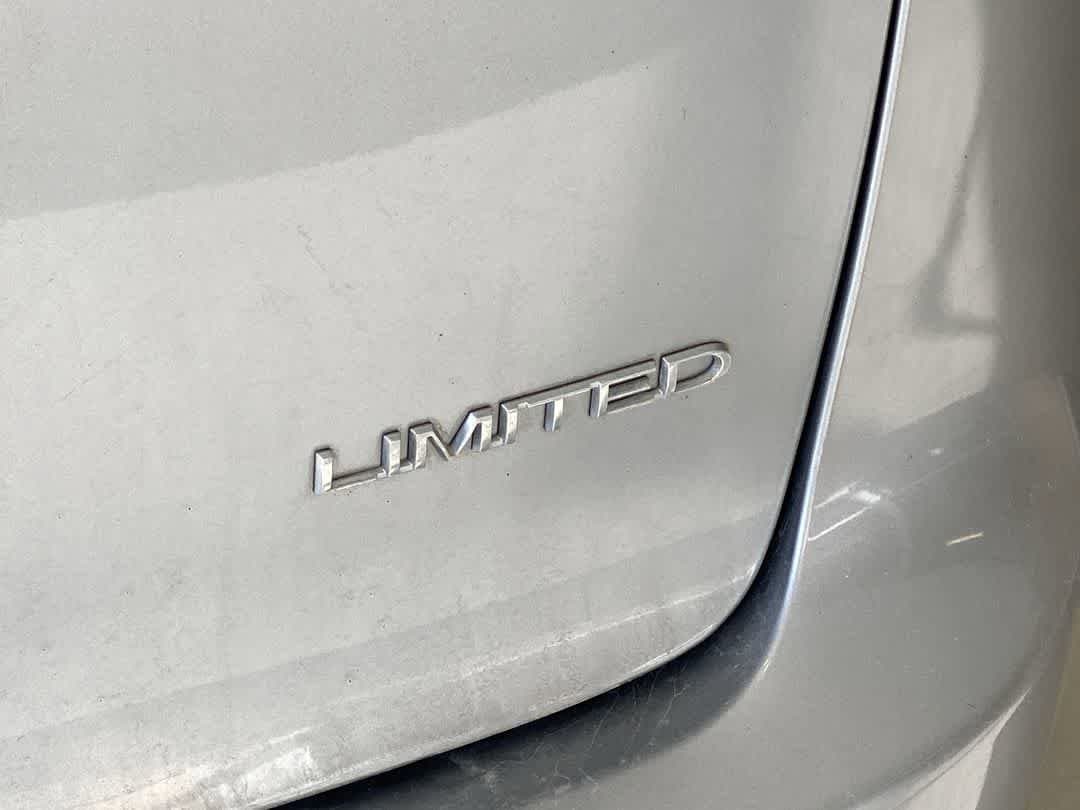 Thumbnail: 2018 Chrysler Pacifica - 12
