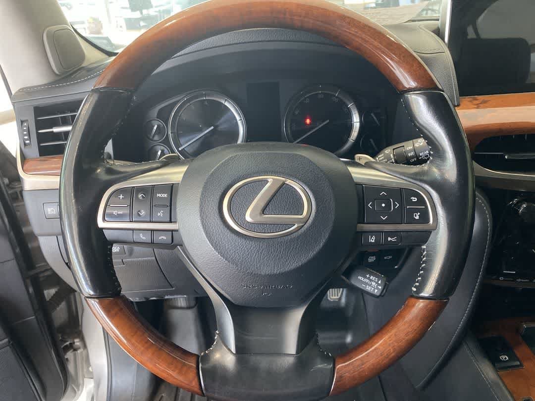 2017 Lexus LX 570 - Photo 16
