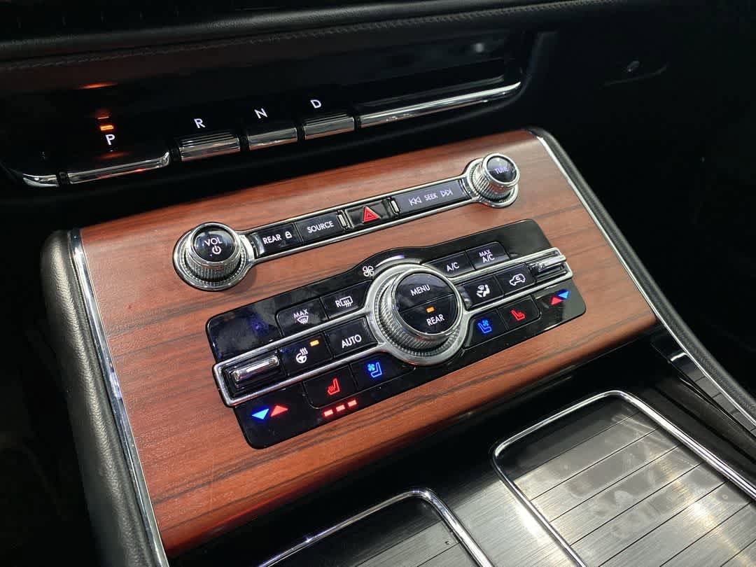 Thumbnail: 2022 Lincoln Aviator - 19