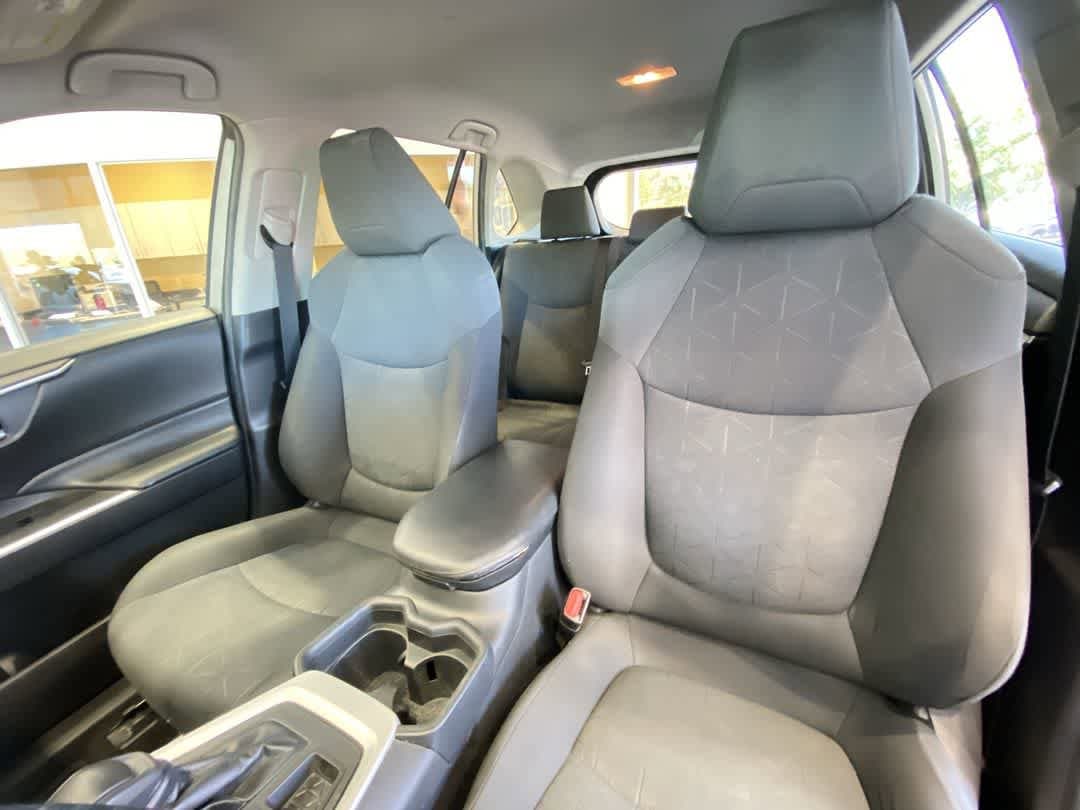 Thumbnail: 2020 Toyota RAV4 - 13