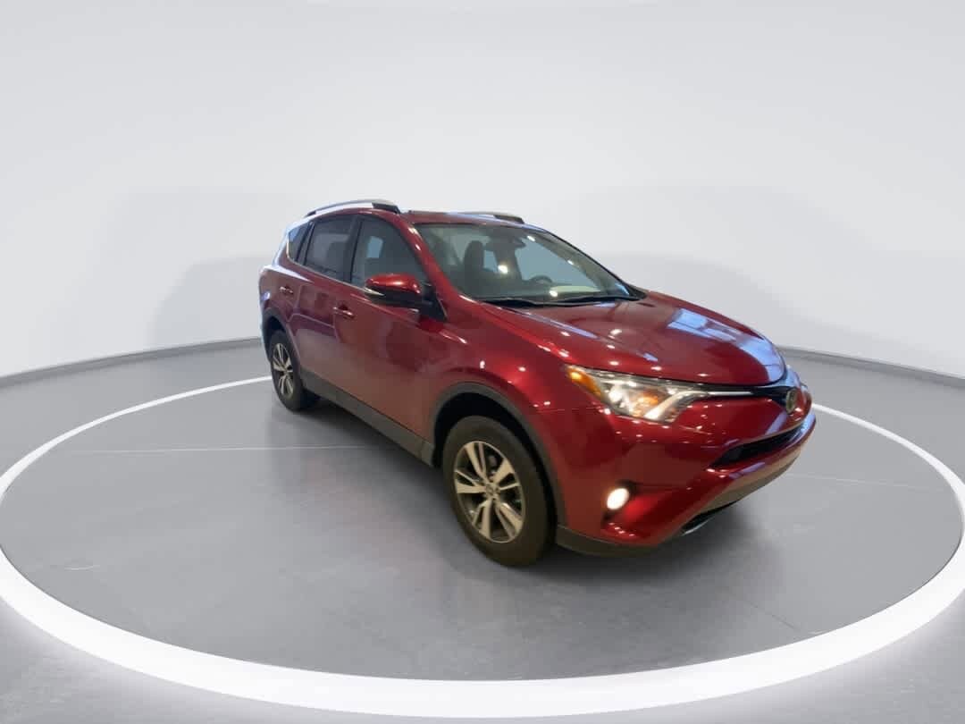 2018 Toyota RAV4 XLE photo 2