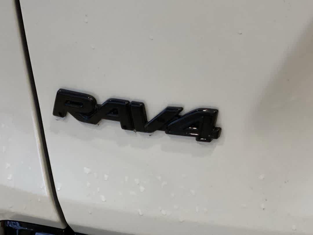 Thumbnail: 2024 Toyota RAV4 - 11