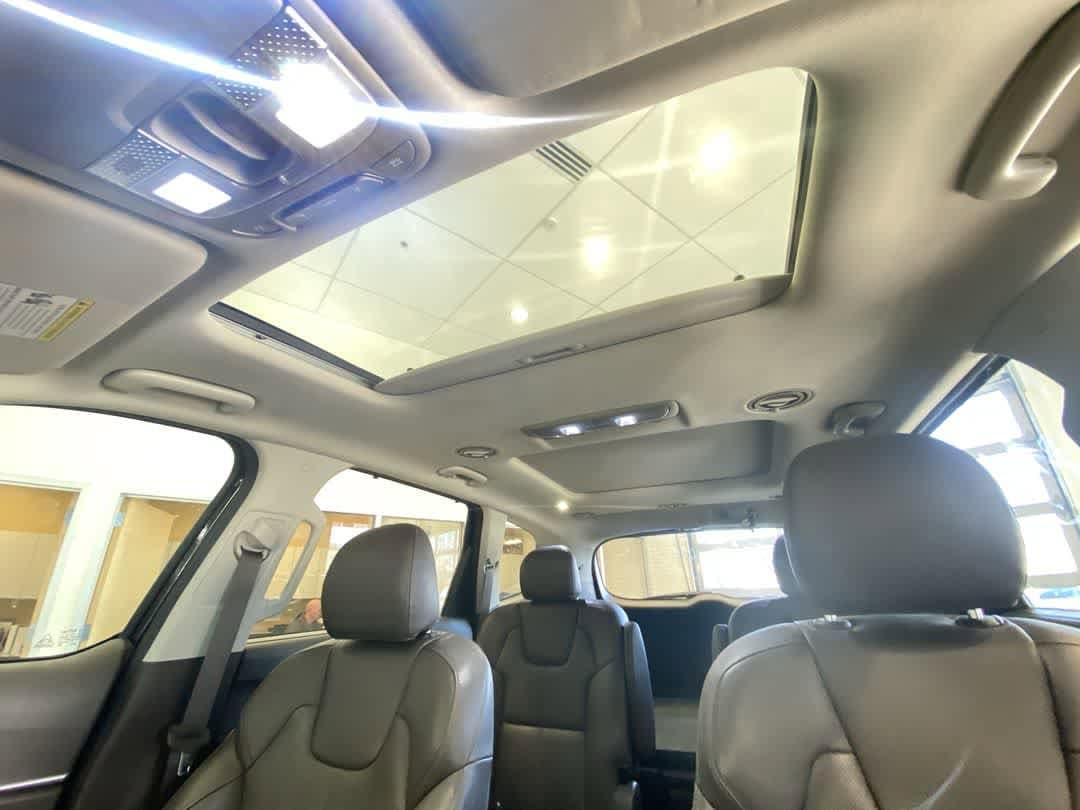 Thumbnail: 2020 Kia Telluride - 25