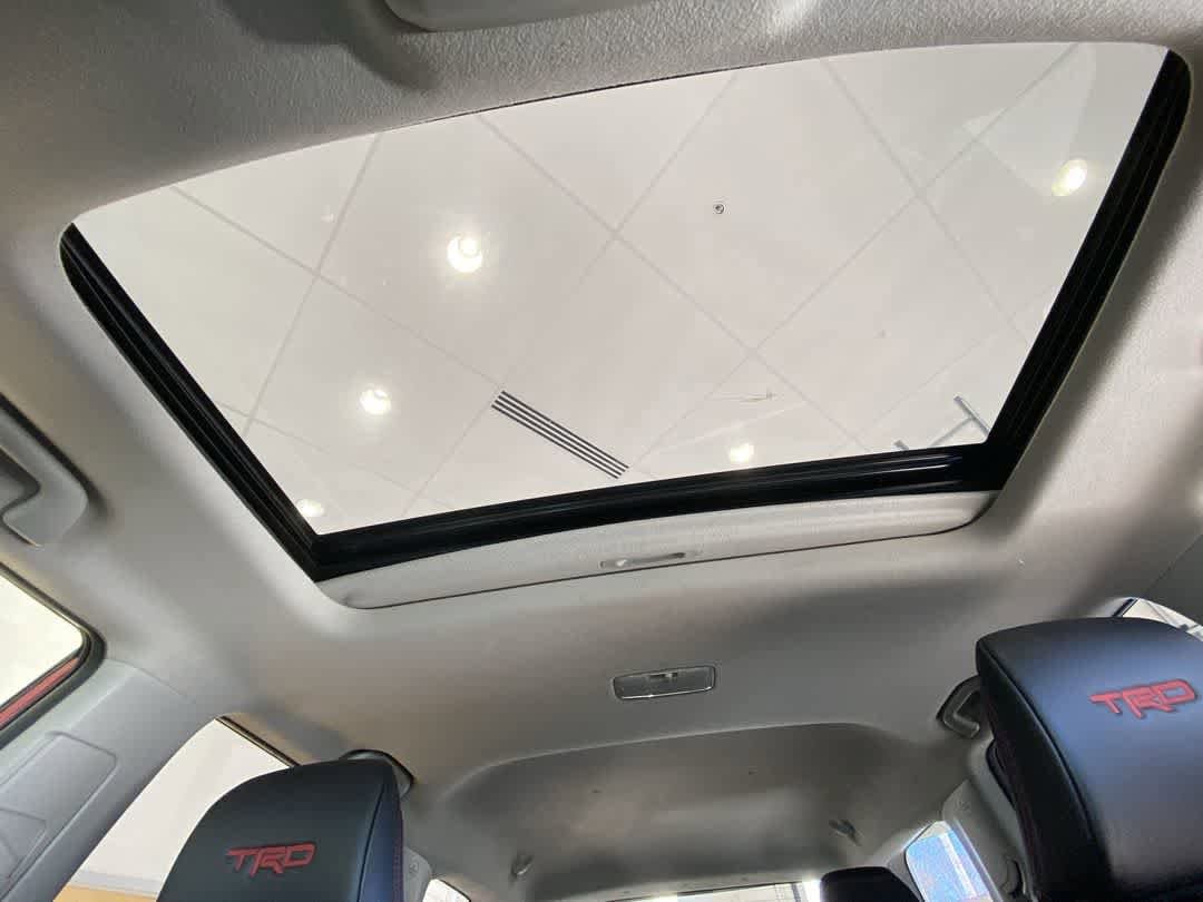 Thumbnail: 2017 Toyota 4Runner - 24