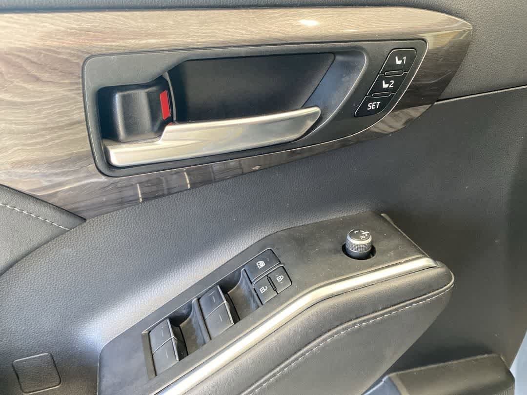 Thumbnail: 2021 Toyota Highlander - 16