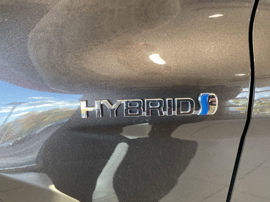 Thumbnail: 2018 Toyota Camry - 10