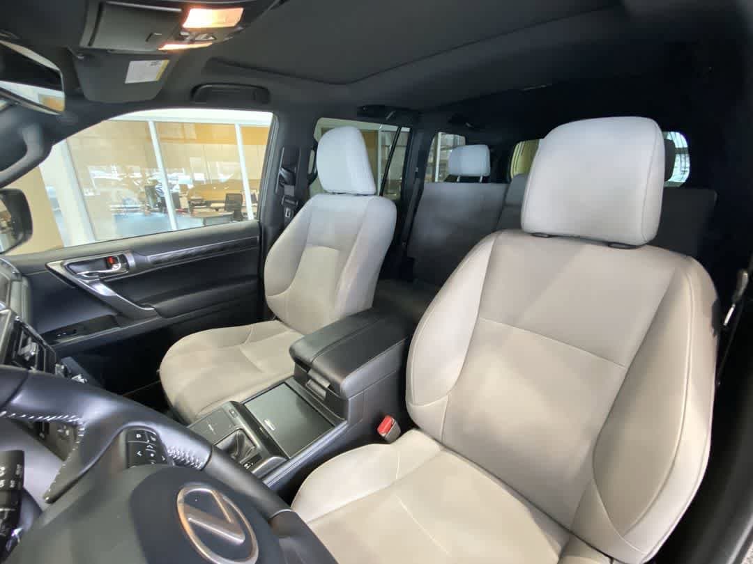 Thumbnail: 2023 Lexus GX - 13