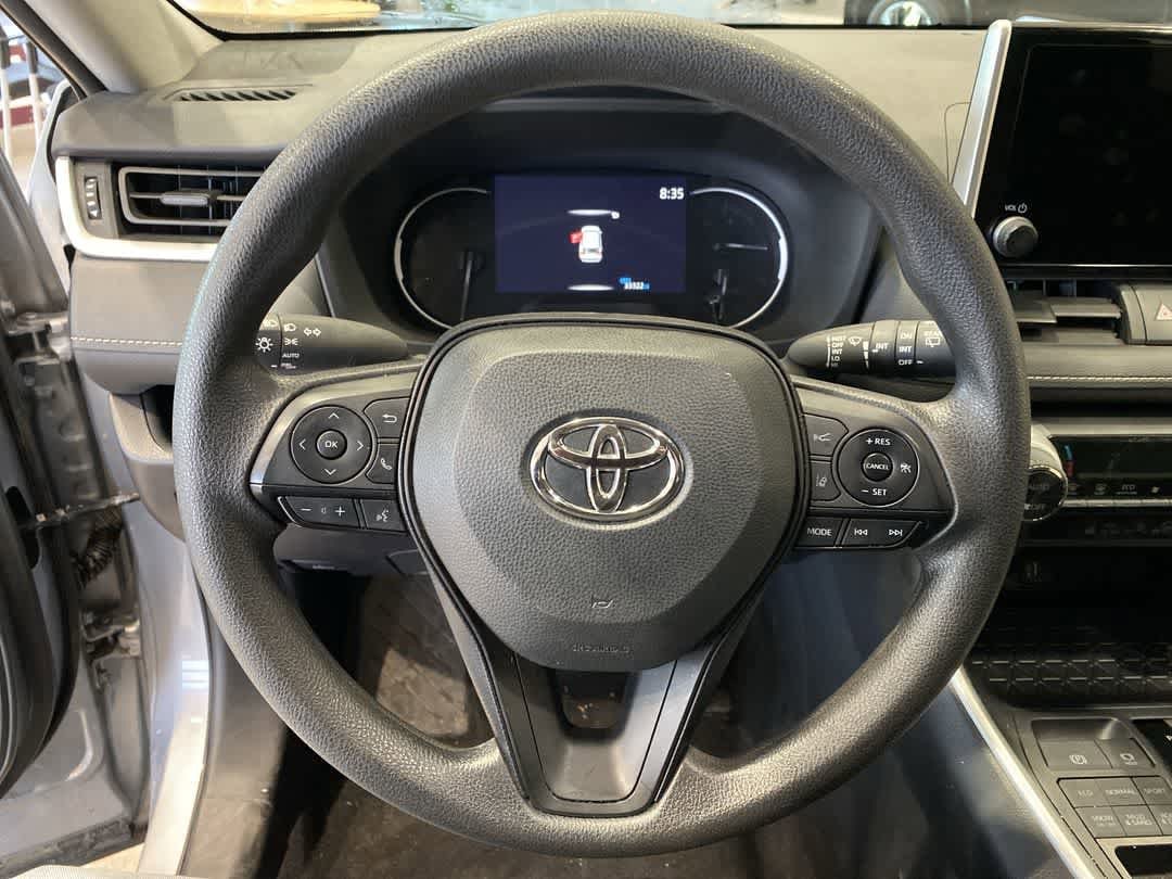 Thumbnail: 2025 Toyota RAV4 - 14