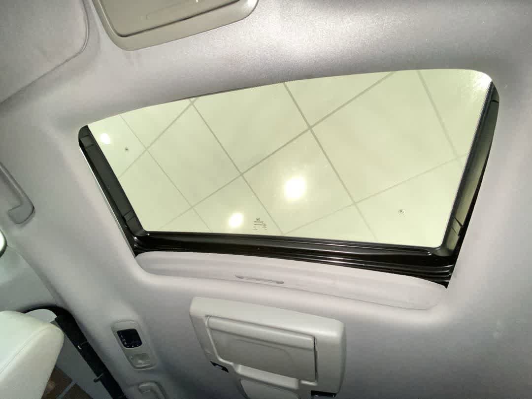 Thumbnail: 2018 Honda Odyssey - 21