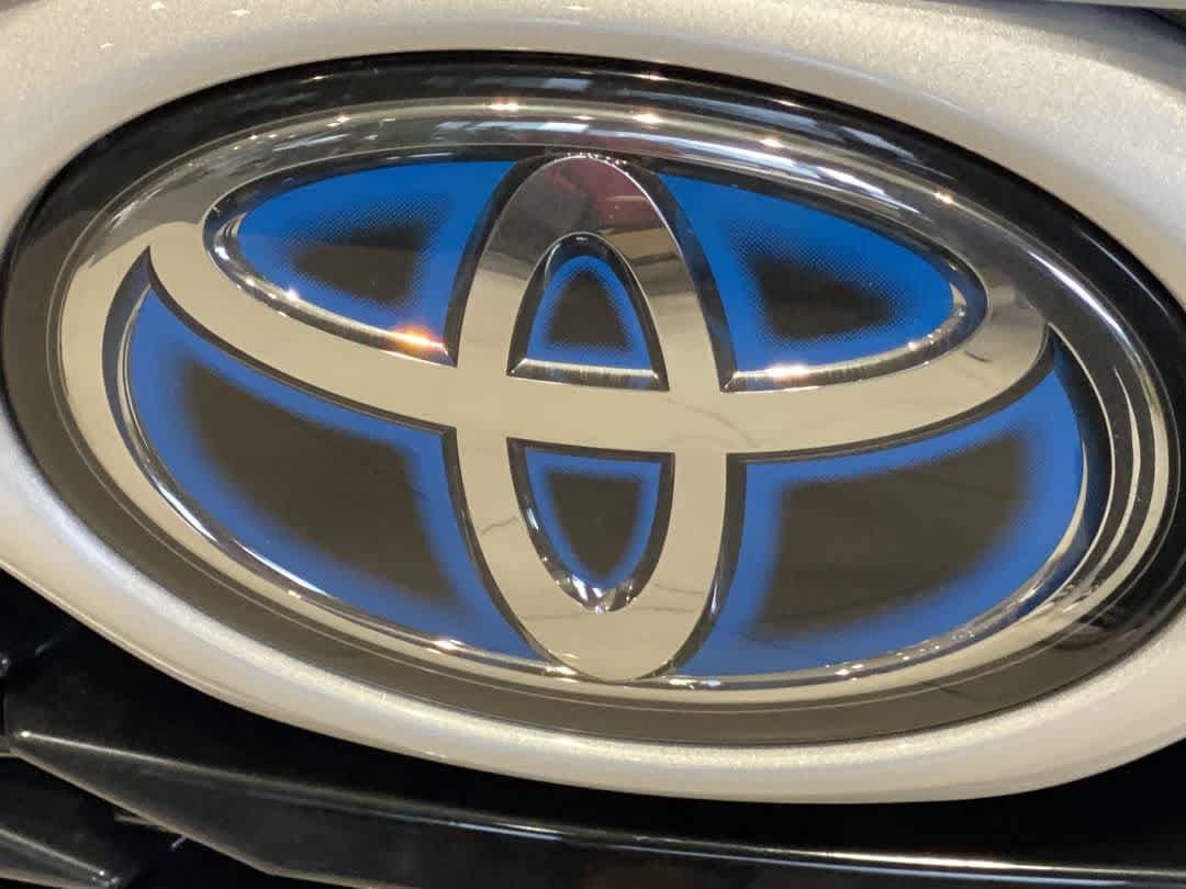 Thumbnail: 2023 Toyota Highlander - 10