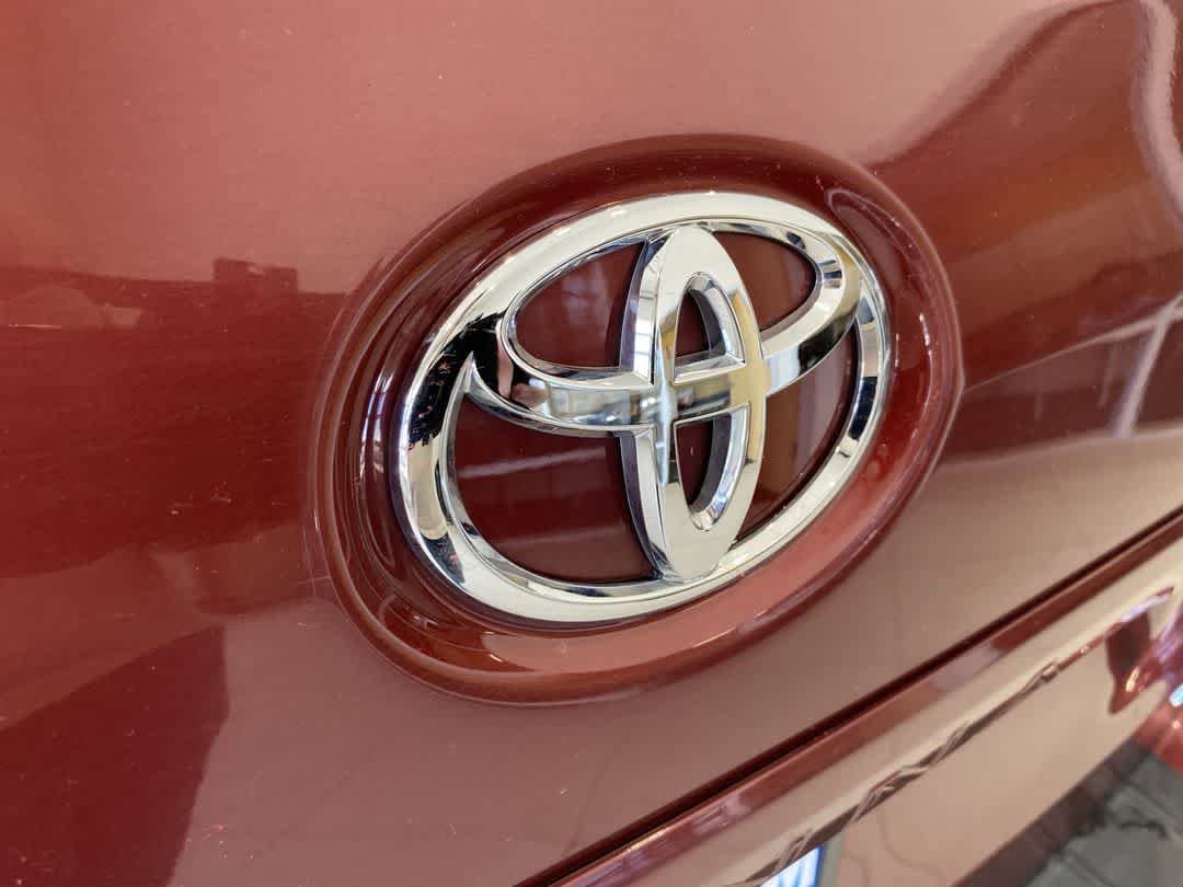 Thumbnail: 2020 Toyota Sienna - 10