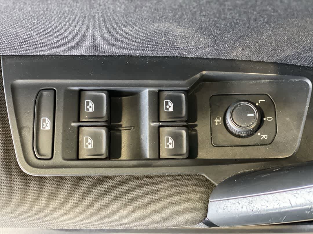 Thumbnail: 2019 Volkswagen Tiguan - 16