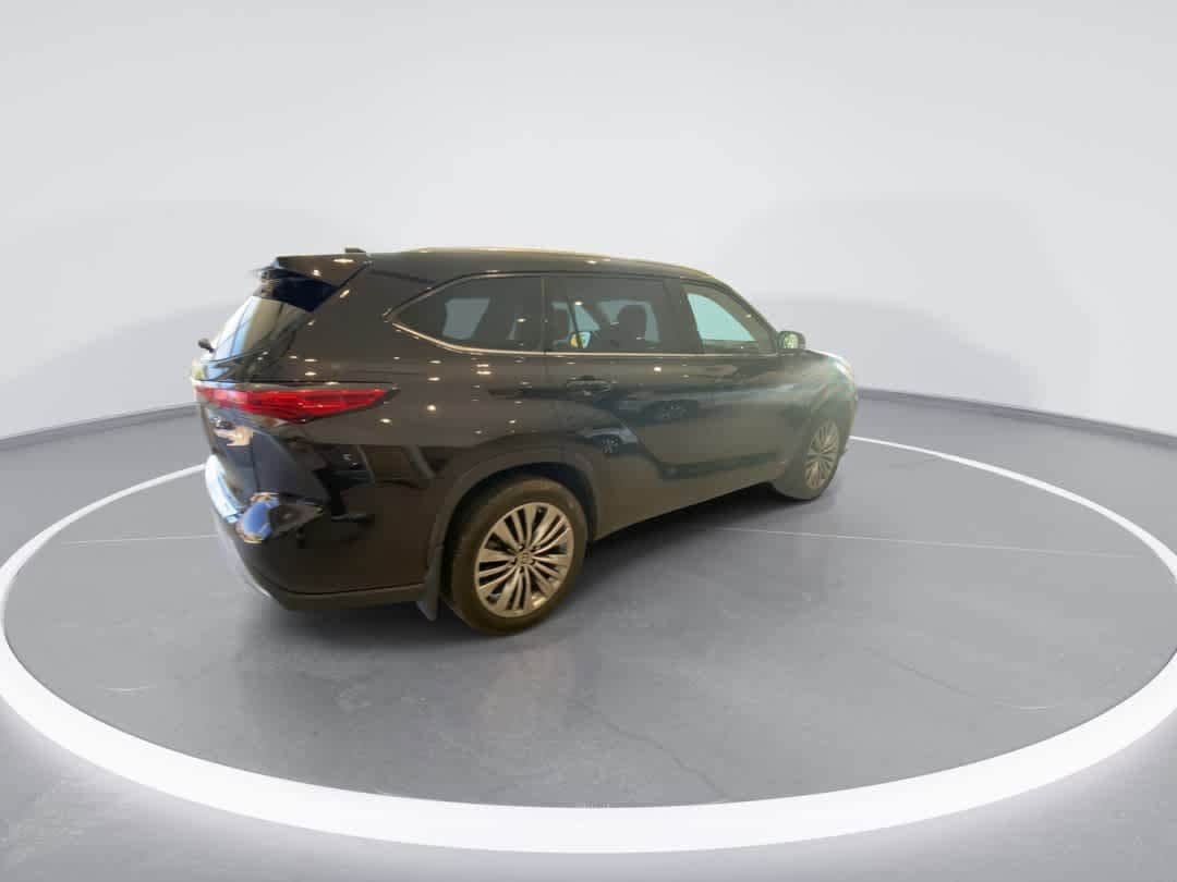Thumbnail: 2021 Toyota Highlander - 8