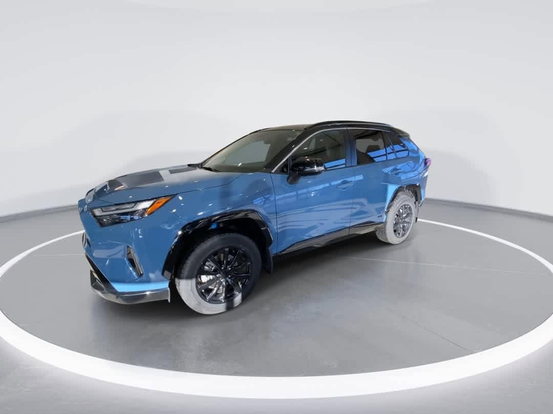 Thumbnail: 2022 Toyota RAV4 - 4