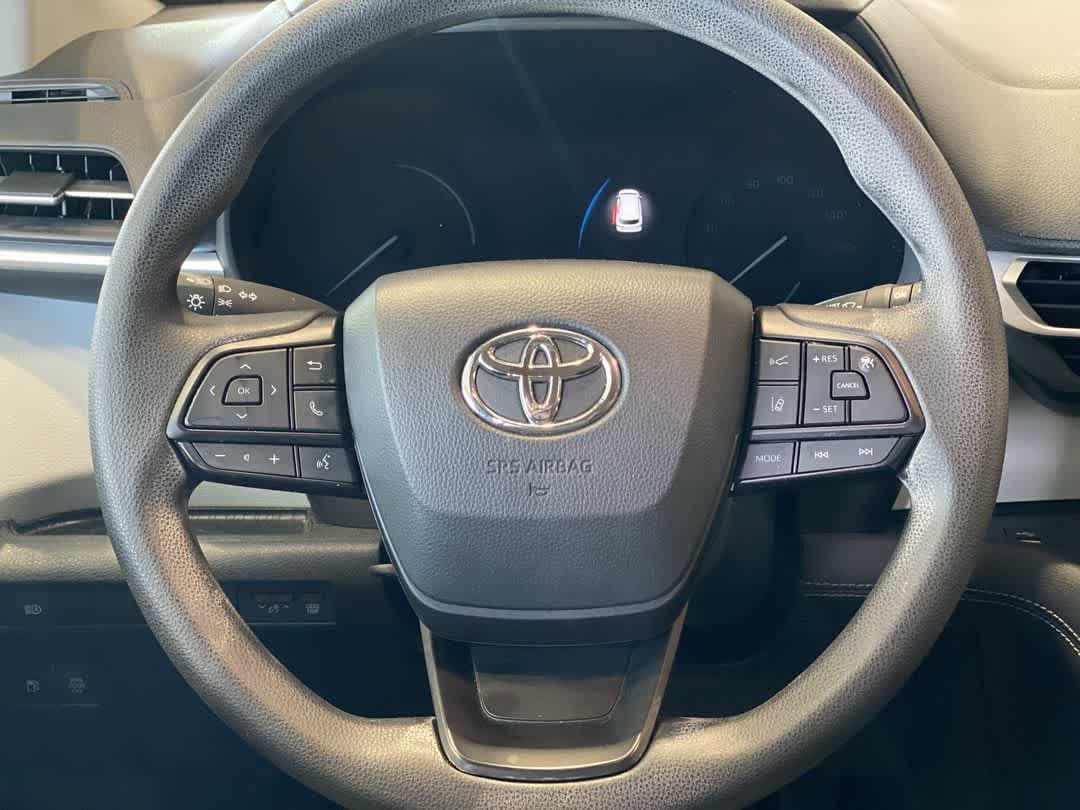 Thumbnail: 2025 Toyota Sienna - 17