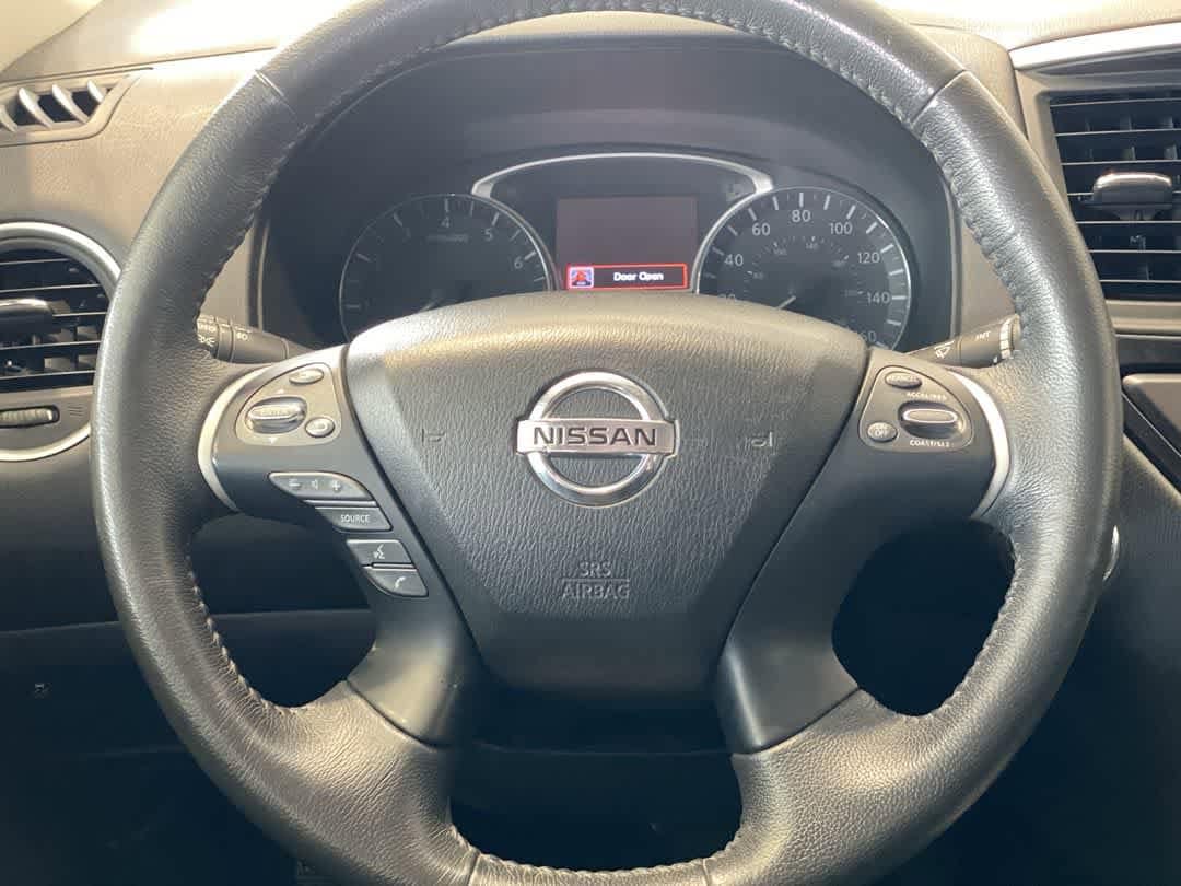 Thumbnail: 2017 Nissan Pathfinder - 17